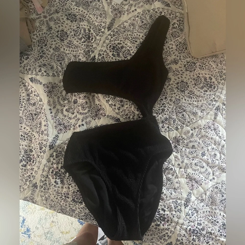 J Crew cut out one piece Black swim - Picture 1 of 4